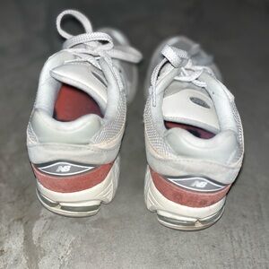 New Balance women sneaker